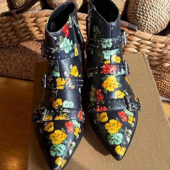 NWOB Nine West floral booties - Picture 1 of 4